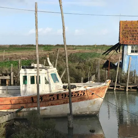 Elegante Maison Familiale Au Coeur Des Remparts De La Citadelle