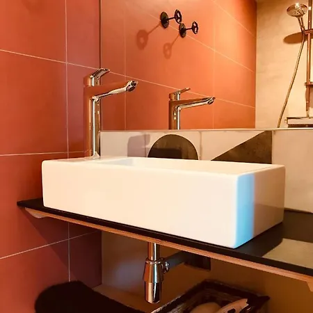 Elegante Maison Familiale Au Coeur Des Remparts De La Citadelle *