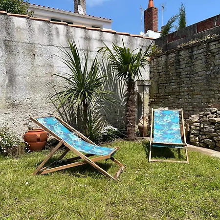 Elegante Maison Familiale Au Coeur Des Remparts De La Citadelle