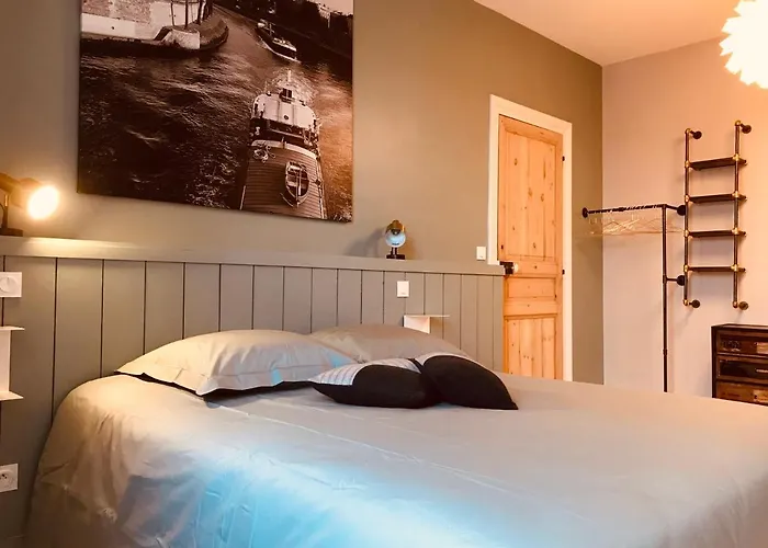 Elegante Maison Familiale Au Coeur Des Remparts De La Citadelle Villa *