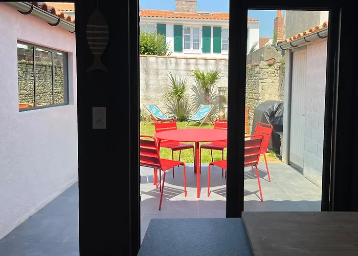 Elegante Maison Familiale Au Coeur Des Remparts De La Citadelle Villa *