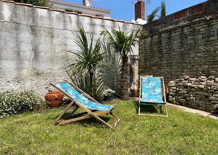 Elegante Maison Familiale Au Coeur Des Remparts De La Citadelle